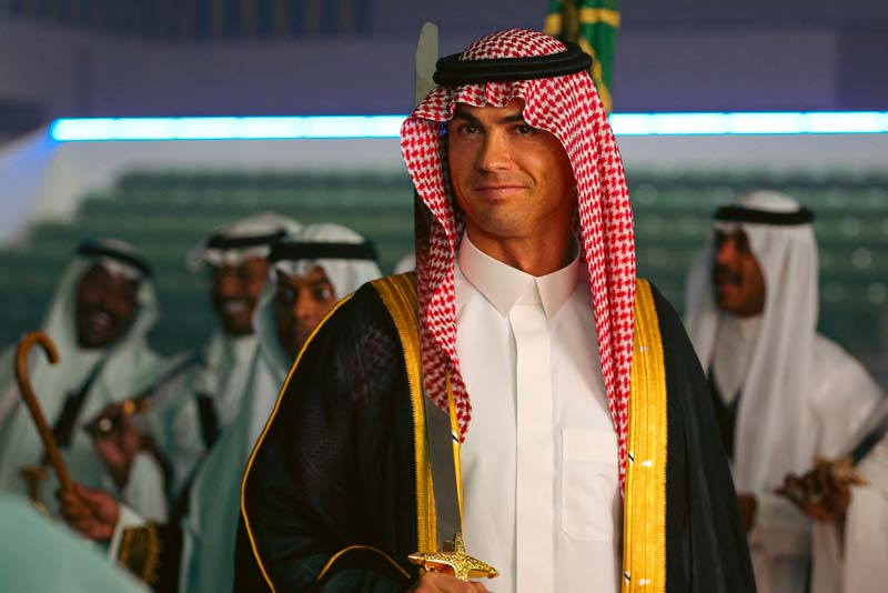 کریستیانو رونالدو با لباس عربی در عربستان