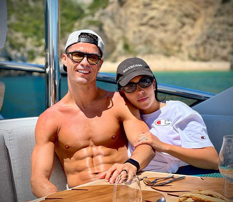 عکس کریستیانو رونالدو به همراه همسرش / دوست دخترش